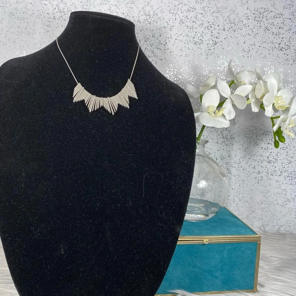 🆕 Metal Brand Silver Necklace with Rhinestones